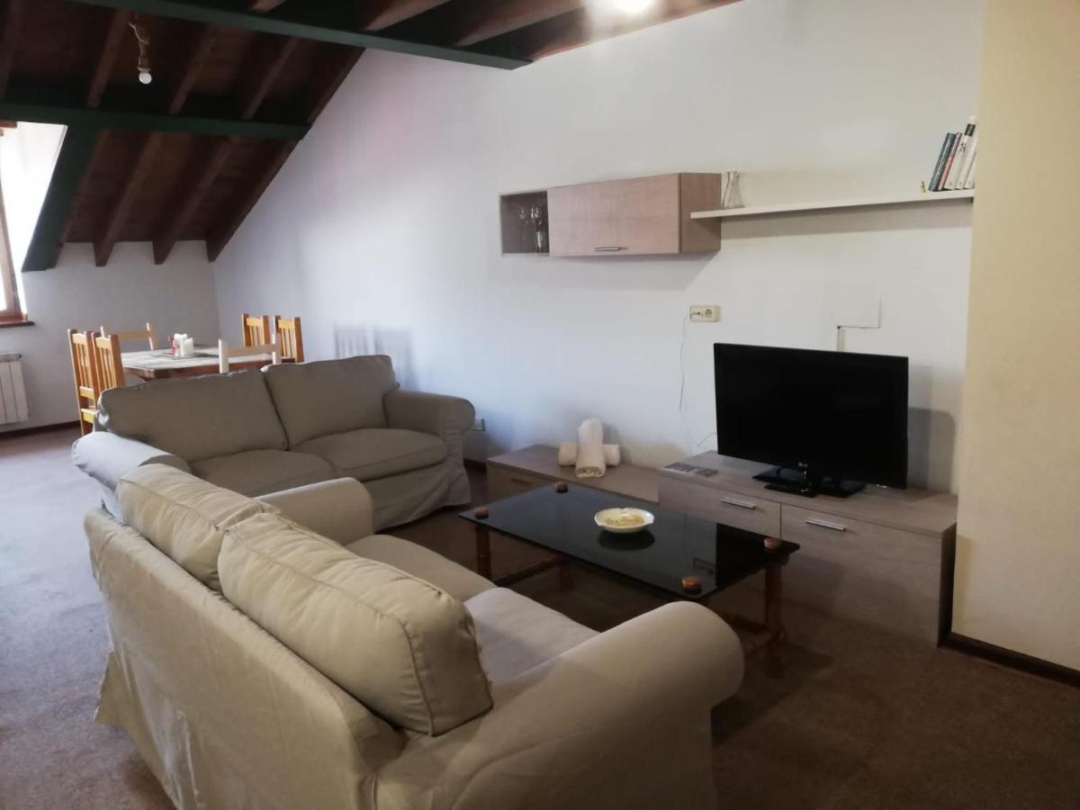 אינפייסטו Apartamento El Remiendu Pegau מראה חיצוני תמונה